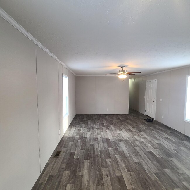 Building Photo - 606 Dover Dr