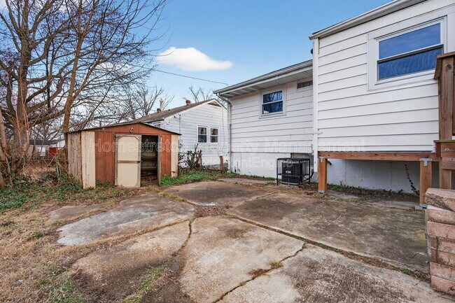 Building Photo - 437 Lancashire Rd