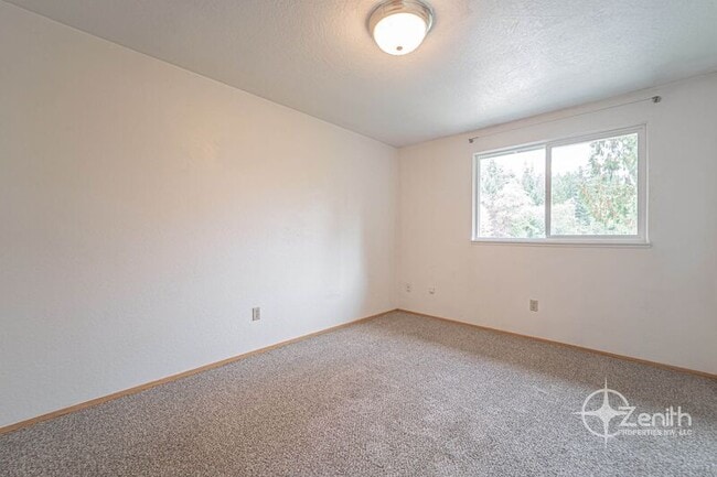 Building Photo - 106 W Beacon Hill Dr