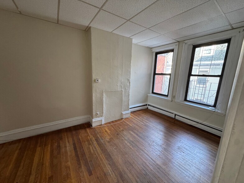 Building Photo - 2 Harvard St