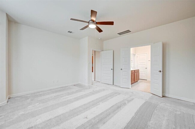 Building Photo - 18822 Fulvetta Haven Way