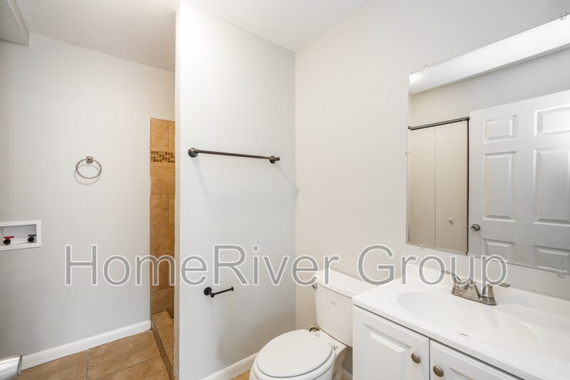 Building Photo - 6561 W Shore Cir