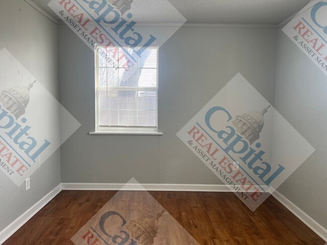 Building Photo - Take the Key!!!