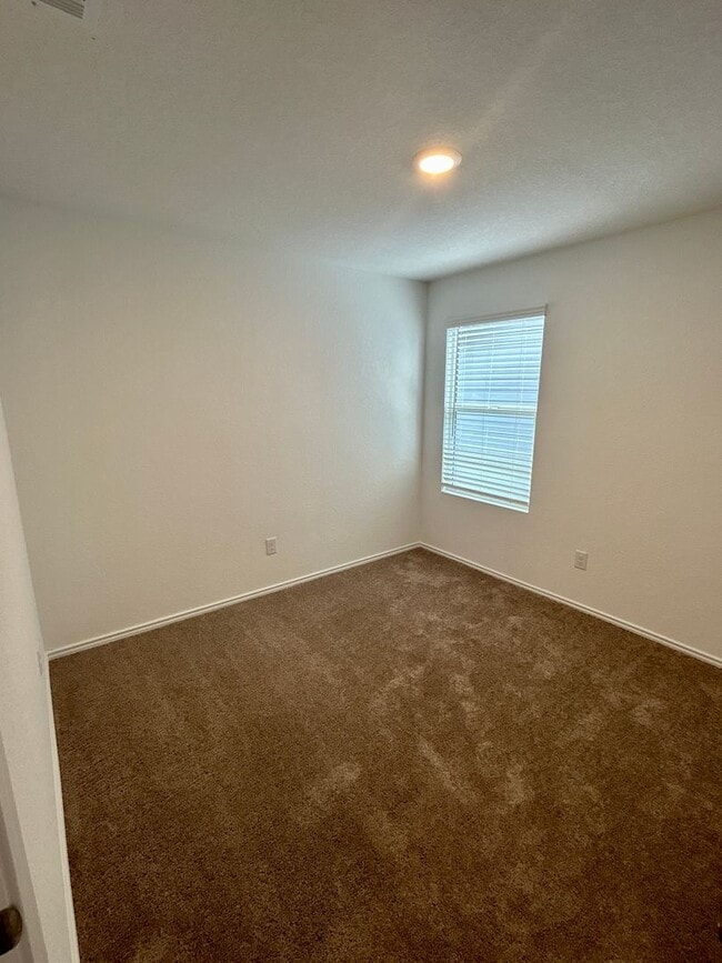 Building Photo - Hidden Trails, Bulverde, TX Spacious 4-Bed...