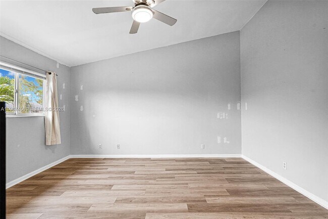 Building Photo - 2149 Discovery Cir W