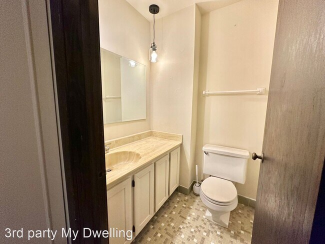 Building Photo - 2 br, 1.5 bath House - 11958 W Mill Rd. #16