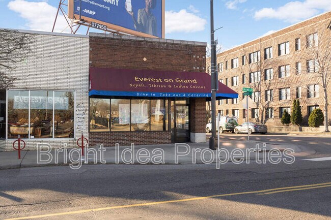 Building Photo - 969 St Clair Ave