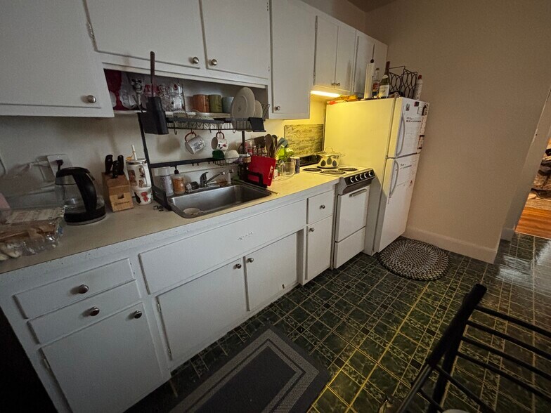 Building Photo - 199 Winthrop Rd