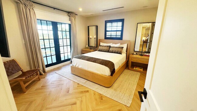 Building Photo - 4312 NE 22nd Ave