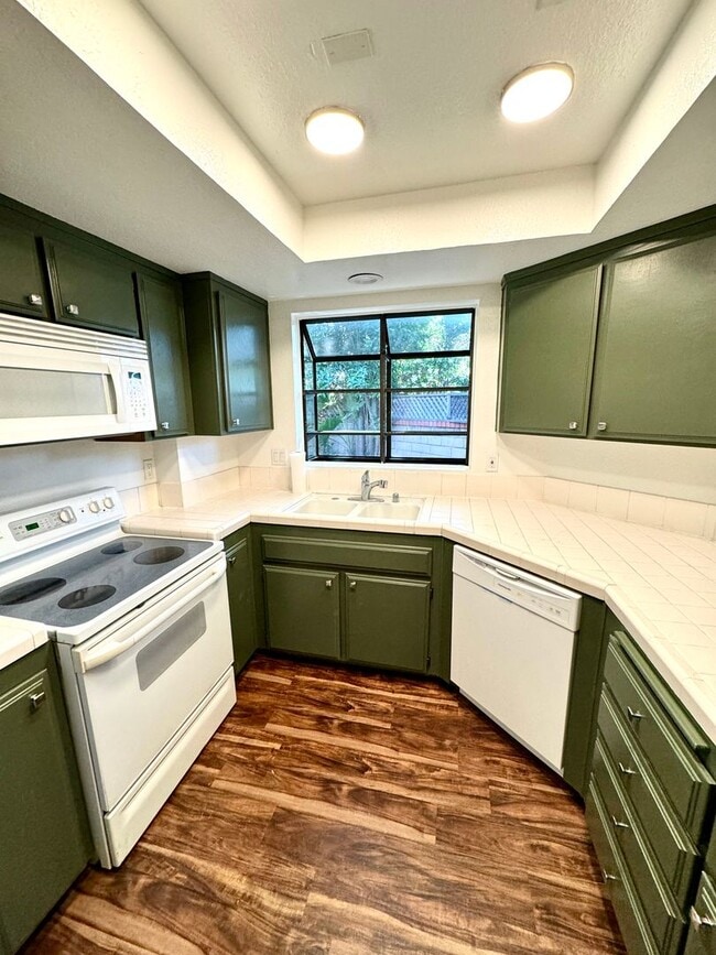 Building Photo - Charming 2-Bedroom Villa in the Heart of C...