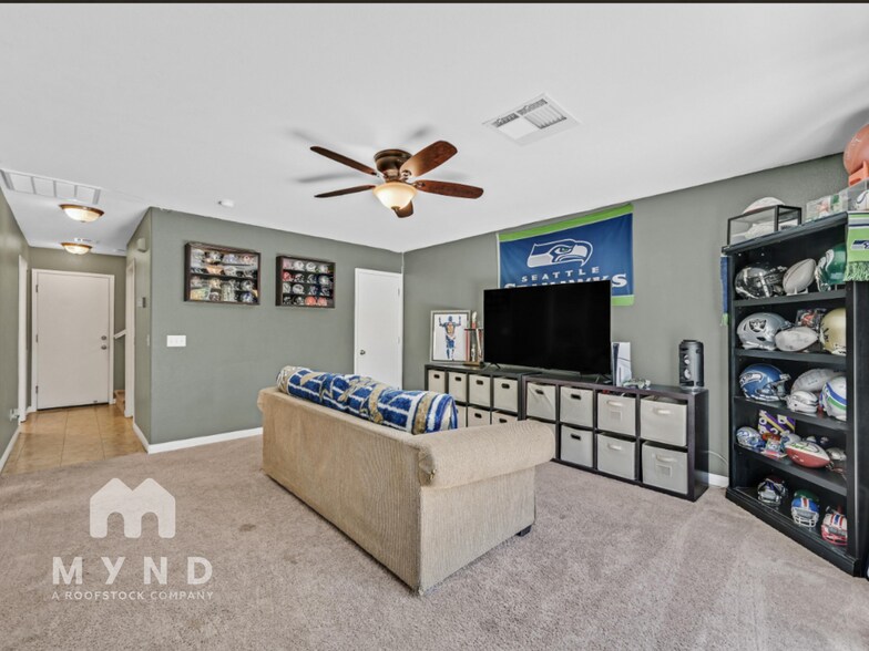 Building Photo - 9105 White Eyes Ave