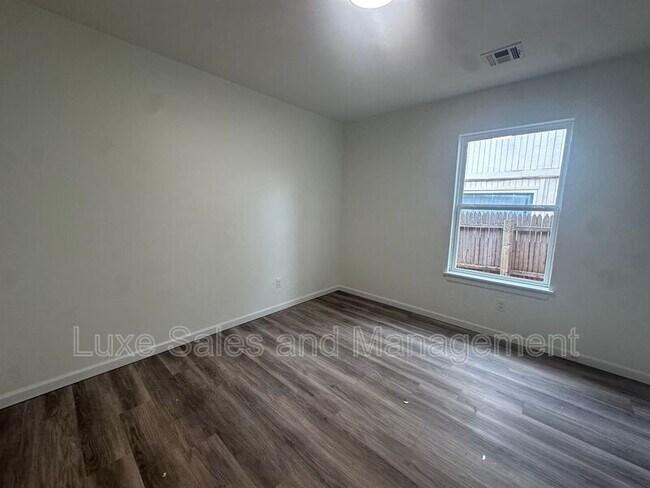 Building Photo - 8787 St George Way
