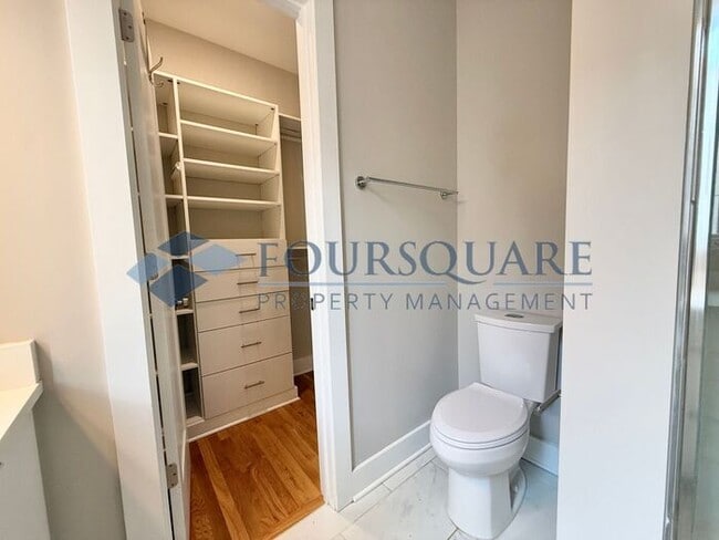 Building Photo - Beautiful  3-Bed / 3.5-Bath End-Unit Townhome with Rooftop Patio, Skyline Views & Climate-Control...