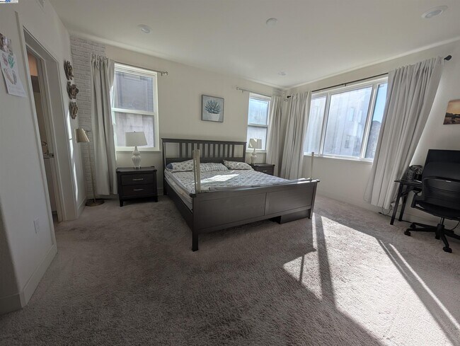 Building Photo - 44819 S Grimmer Blvd