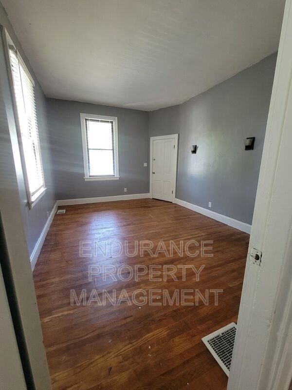 Building Photo - 538 Grand Ave