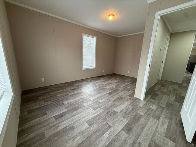 Building Photo - 12501 Apple Ln