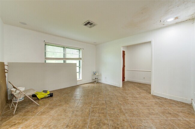 Building Photo - 2117 Willow Wisp Dr