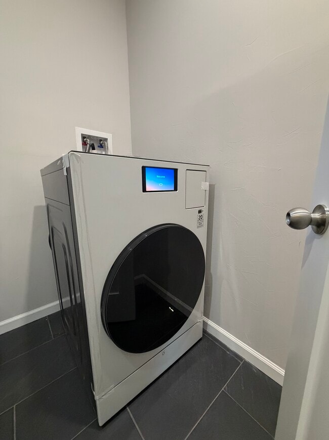 Building Photo - 159 Finn Ln