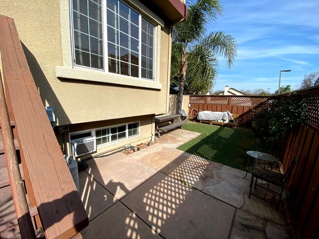 Building Photo - 624 Antioch Terrace