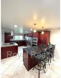 Building Photo - 2755 Dow St