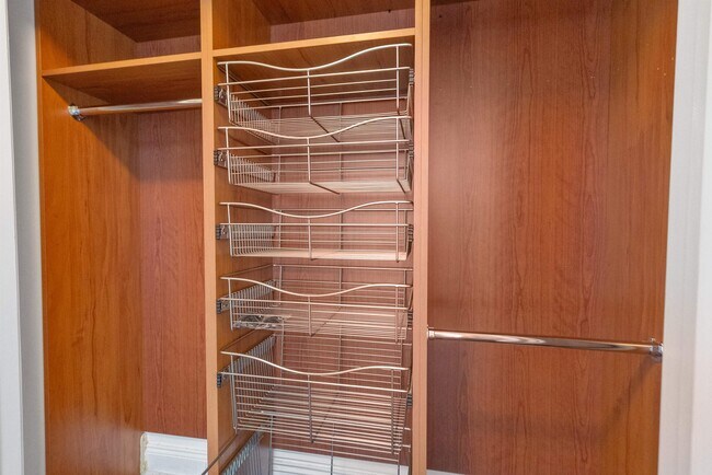 Building Photo - 100 Shearwater Ct E