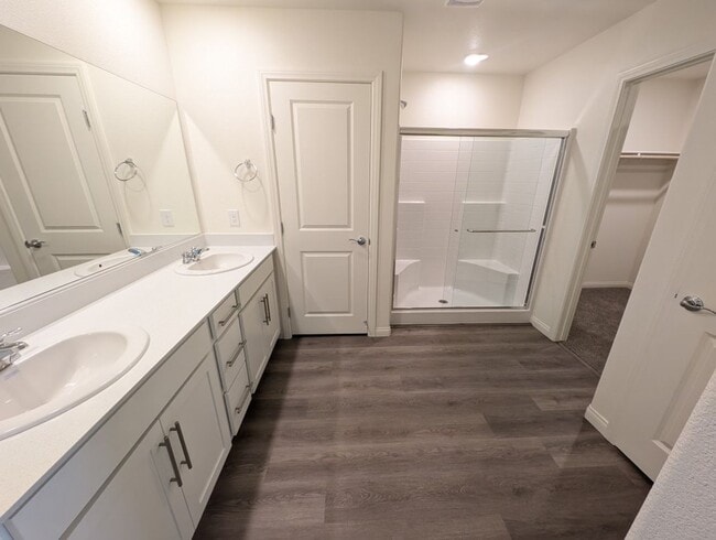 Building Photo - 5658 Mesa Sedona St