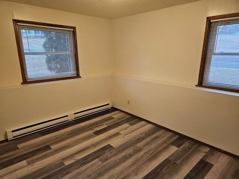 Building Photo - 175 Olson Dr W