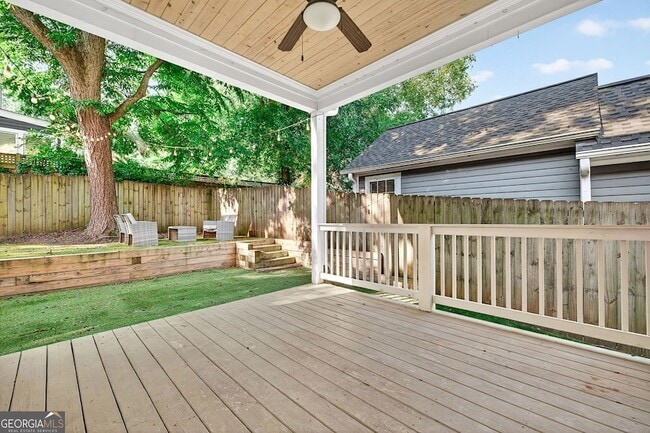 Building Photo - 523 Irwin St NE