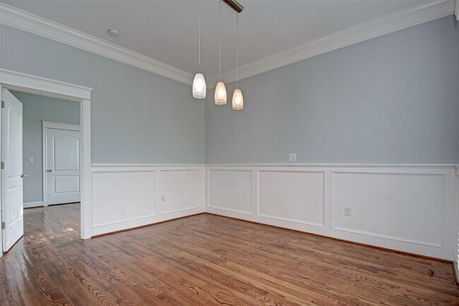 Building Photo - 2802 Morrison St