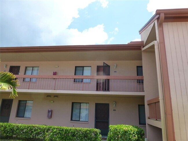 Building Photo - 114 Lakeside Dr