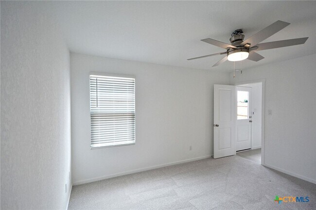 Building Photo - 1506 Pile Trl