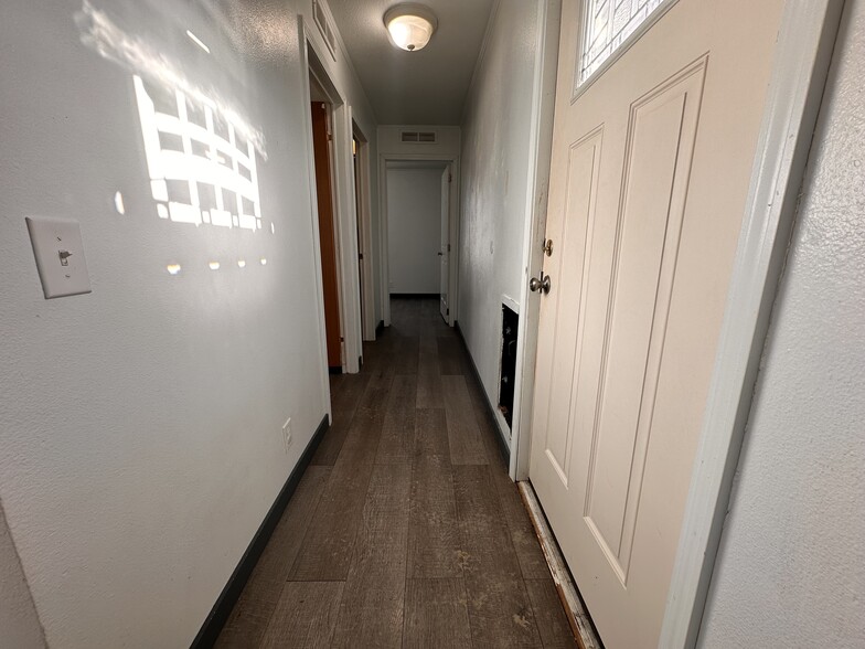 Building Photo - 22 Lapin St