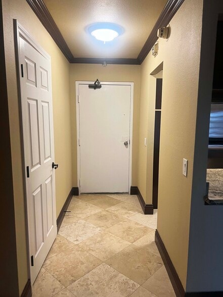 Building Photo - 205 E Harmon Ave