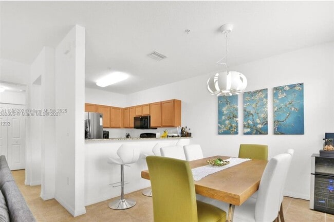 Building Photo - 8800 NW 107 Ct