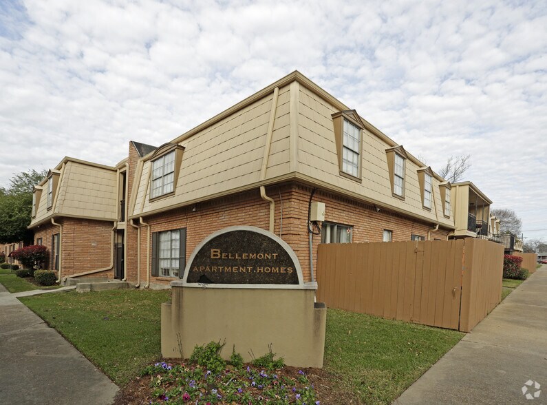 Bellemont Apartment Homes 6301 Riverside Dr Metairie LA 70003