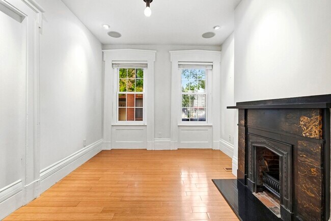Building Photo - 11 Fayette St