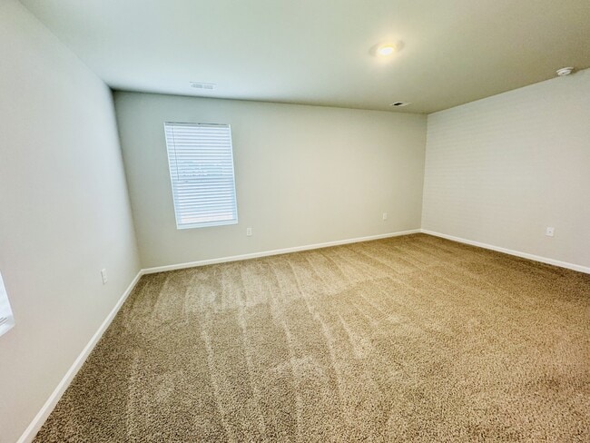 Building Photo - 1024 Kinness Dr