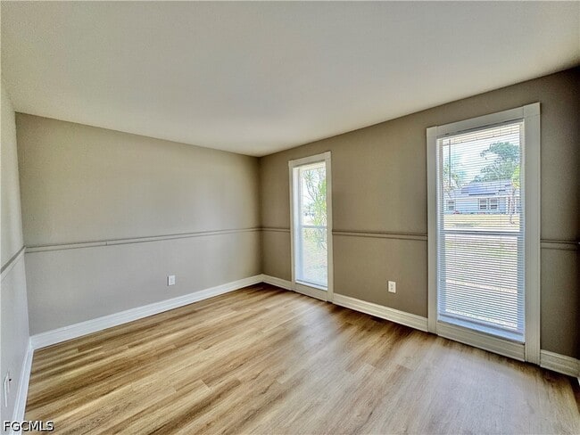 Building Photo - 7346 Captiva Blvd