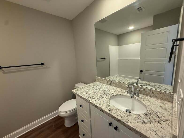 Building Photo - 116 Madisonville Dr