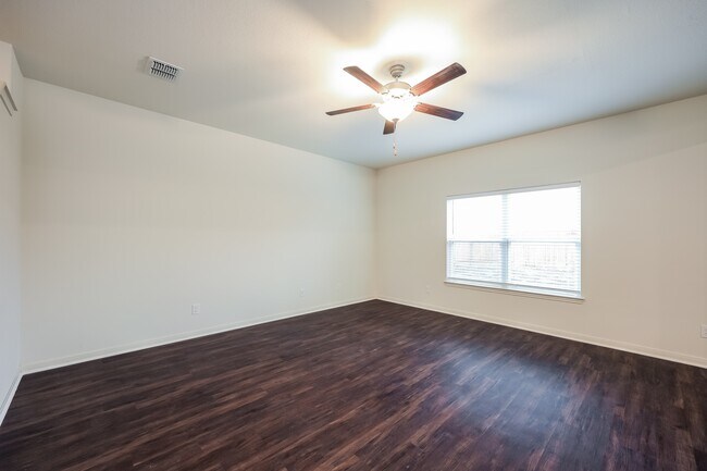 Building Photo - 7302 Lazy Cyn