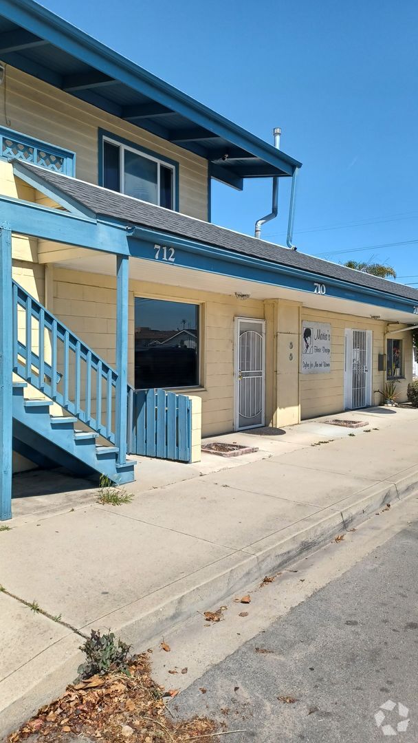 Building Photo - Single Level, Ground Floor, 3 Bed/1 Bath A...