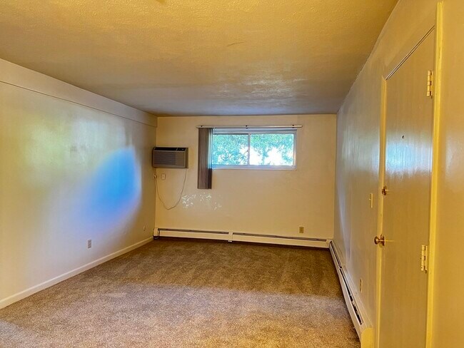 Building Photo - 49 Sumner St