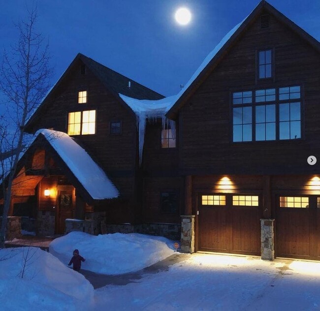 Building Photo - 19 Shadow Lake Dr