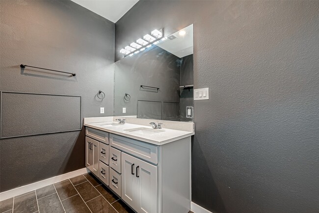 Building Photo - 108 Bay Oaks Dr