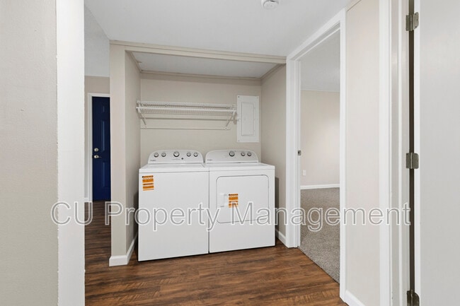 Building Photo - 1605 N Willow Rd