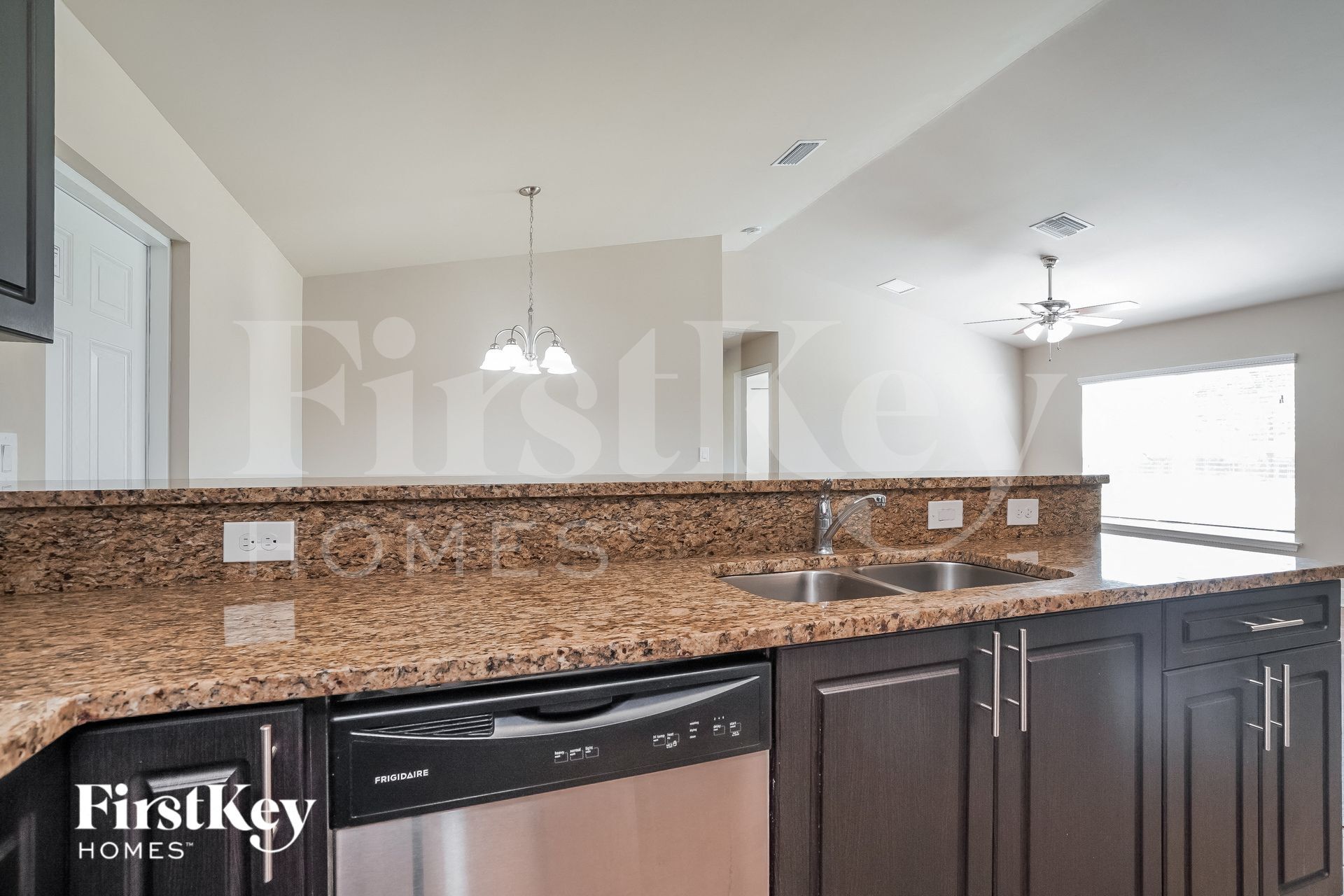 Building Photo - 625 SW 13th Terrace