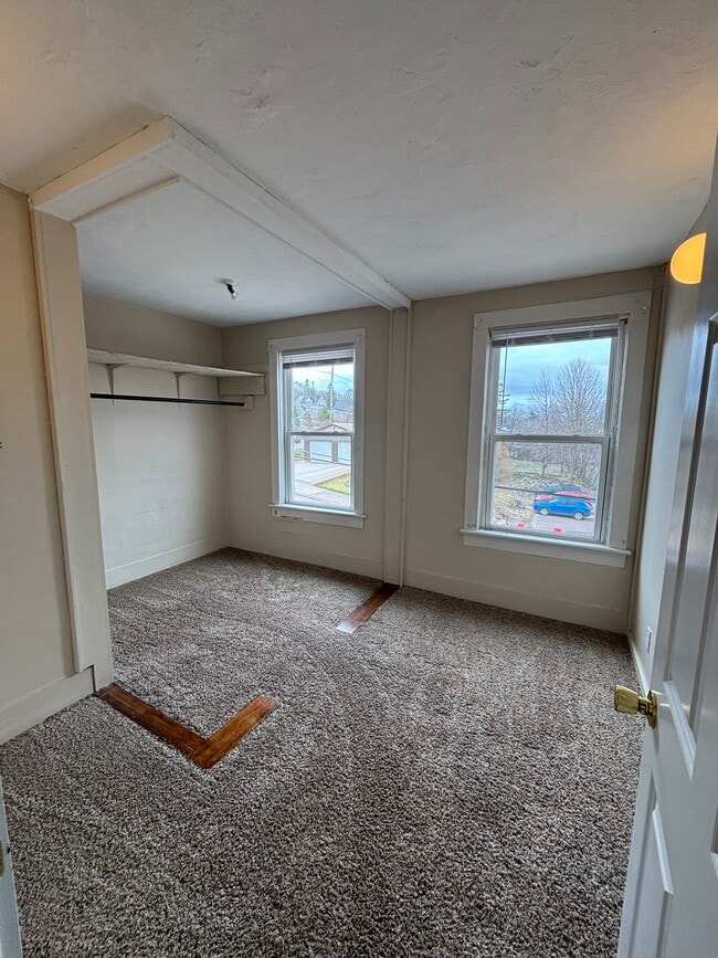 Building Photo - 205 Pewabic St