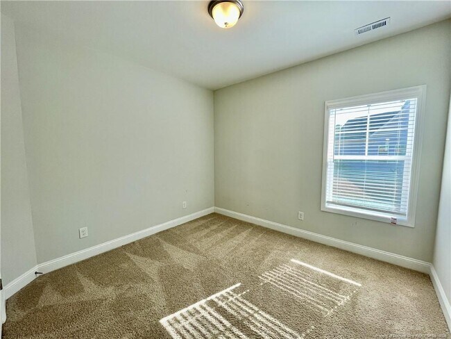 Building Photo - 279 Cromwell Ct