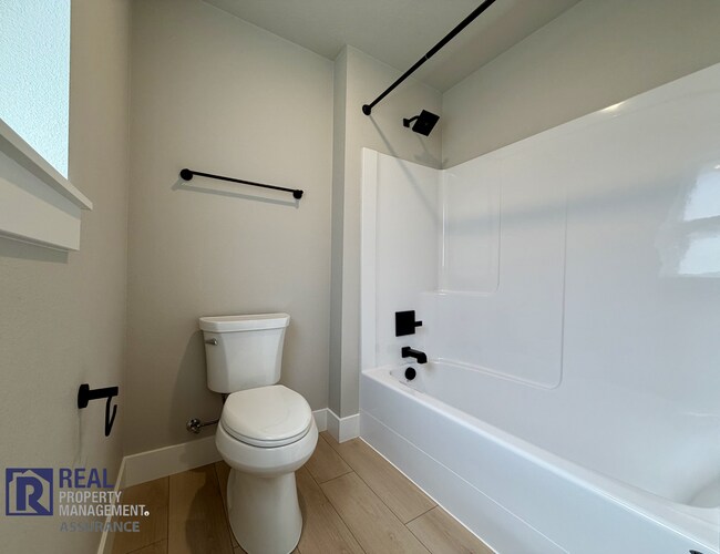 Building Photo - MOVE-IN SPECIAL - Stunning Butternut Creek Home with Bonus Room & 2-Car Garage