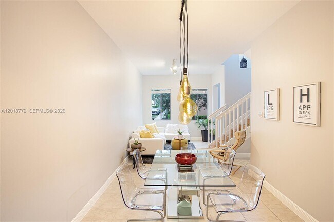 Building Photo - 2412 Venetian Way